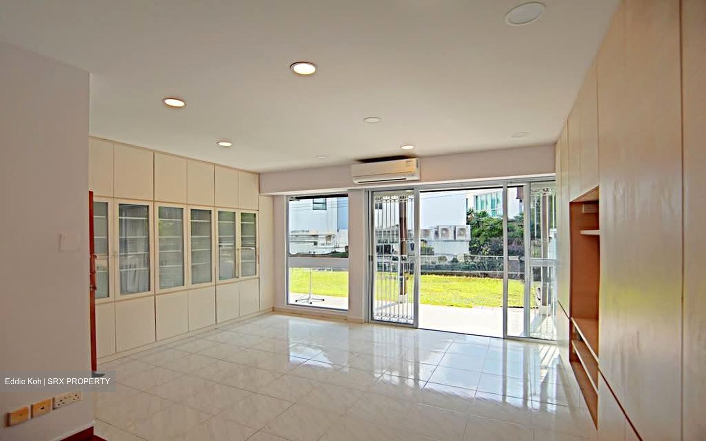 Grove Drive (D10), Semi-Detached #594495291